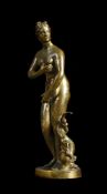AFTER THE ANTIQUE, A BRONZE FIGURE OF THE MEDICI VENUS, LATE 17TH/EARLY 18TH CENTURY