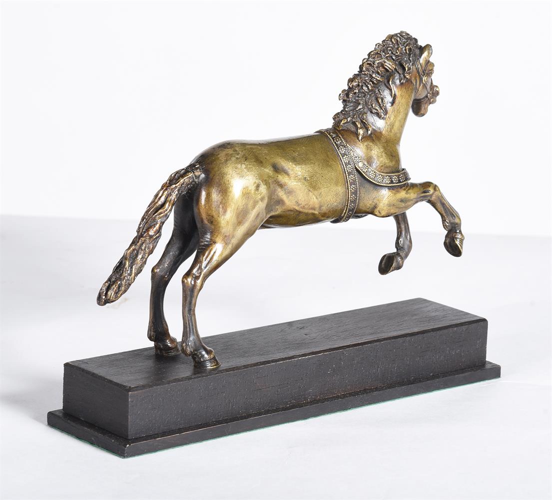 AN EQUESTRIAN BRONZE FIGURE OF A GALLOPING HORSE, PROBABLY ITALIAN, 17TH /18TH CENTURY - Image 3 of 3