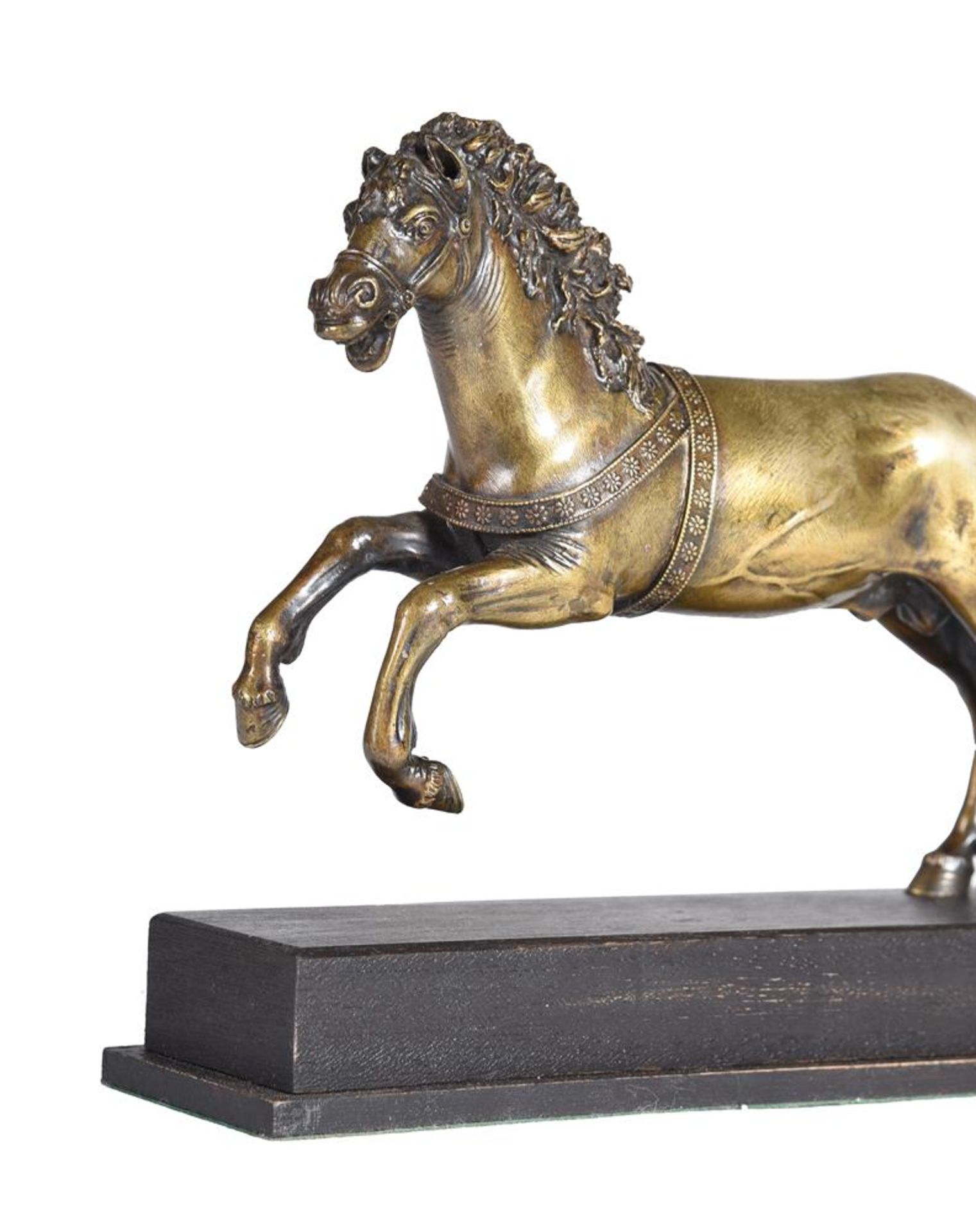 AN EQUESTRIAN BRONZE FIGURE OF A GALLOPING HORSE, PROBABLY ITALIAN, 17TH /18TH CENTURY - Image 2 of 3