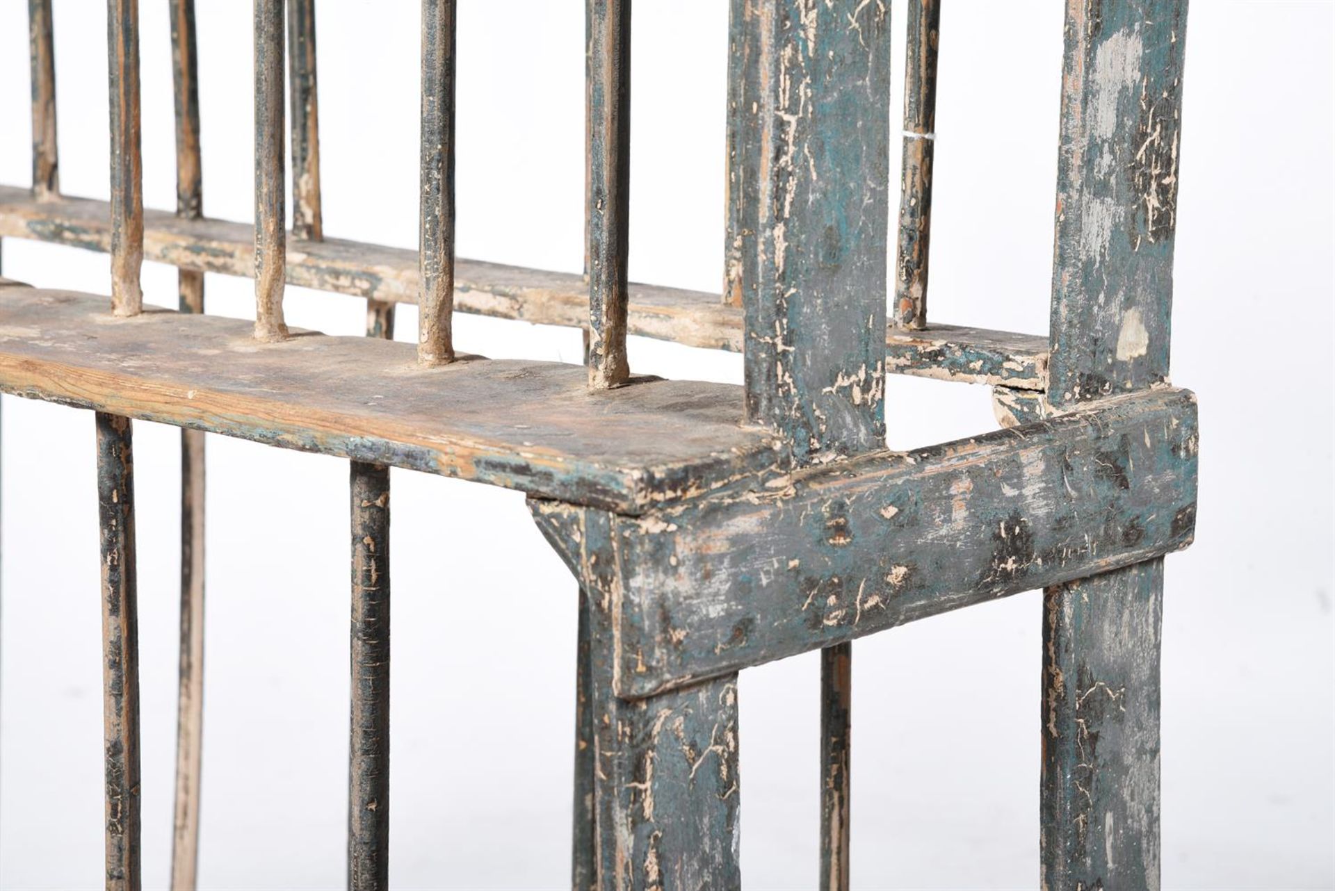 A PAINTED PINE HANGING PLATE RACK, 18TH OR 19TH CENTURY - Image 3 of 3
