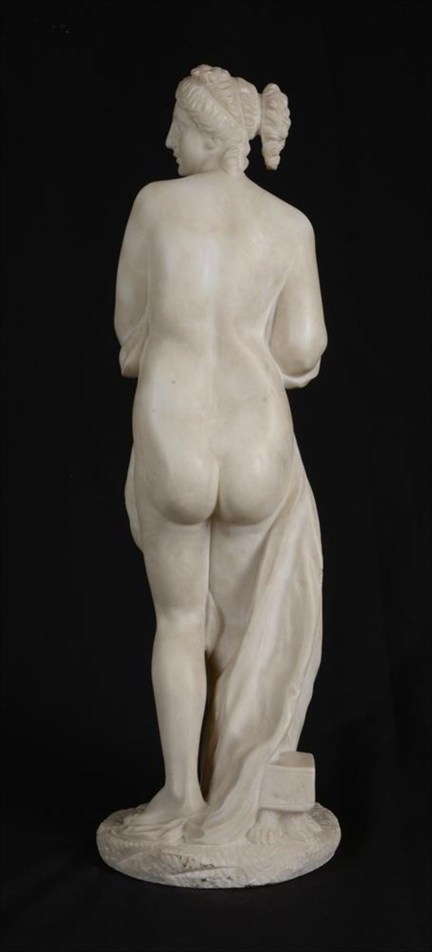 AFTER ANTONIO CANOVA (ITALIAN, 1757-1822), A MARBLE FIGURE 'VENUS ITALICA' - Image 4 of 4