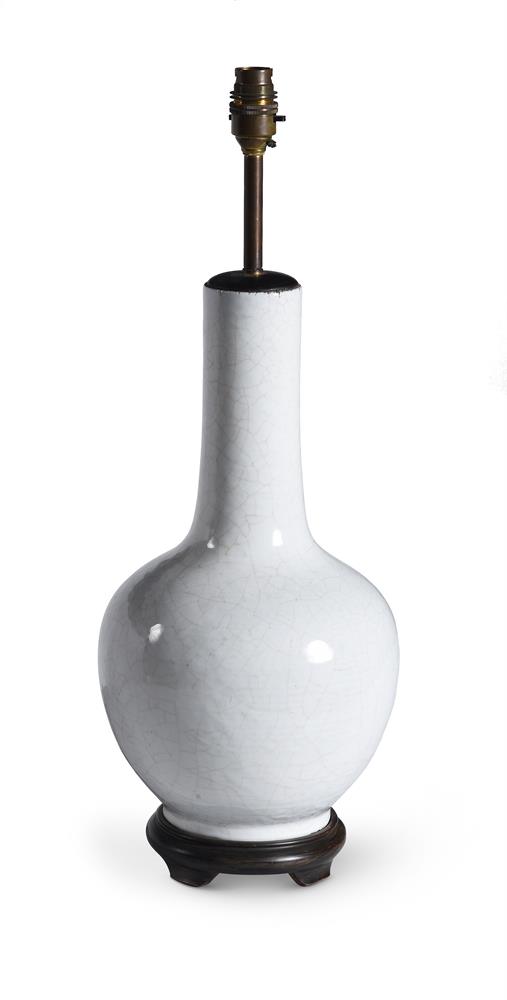 A CHINESE WHITE CRACKLE GLAZE VASE LAMP, 18TH OR 19TH CENTURY AND LATER - Image 2 of 4