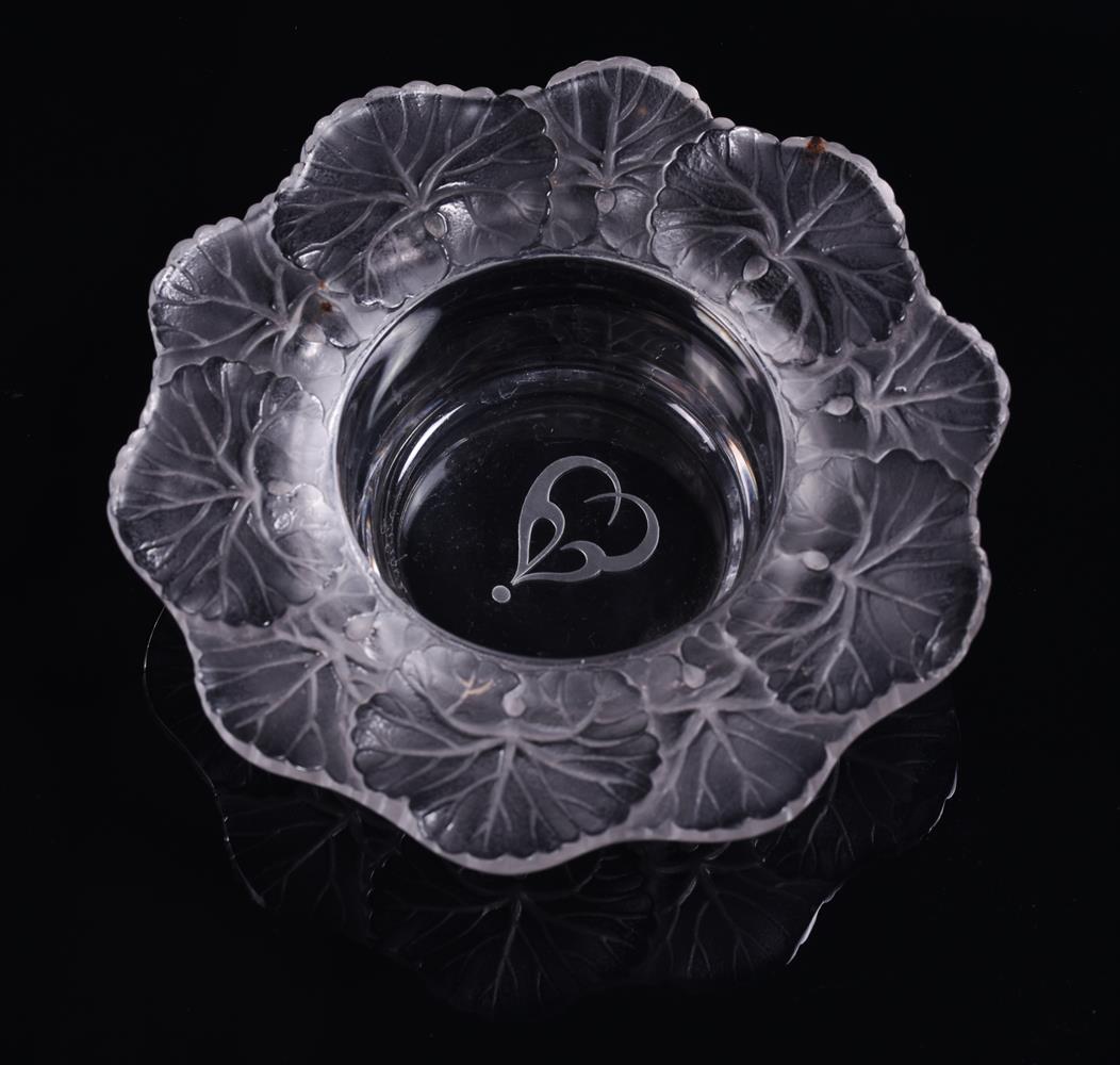 A GROUP OF FOUR CRYSTAL LALIQUE SMALL BOWLS - Image 8 of 16