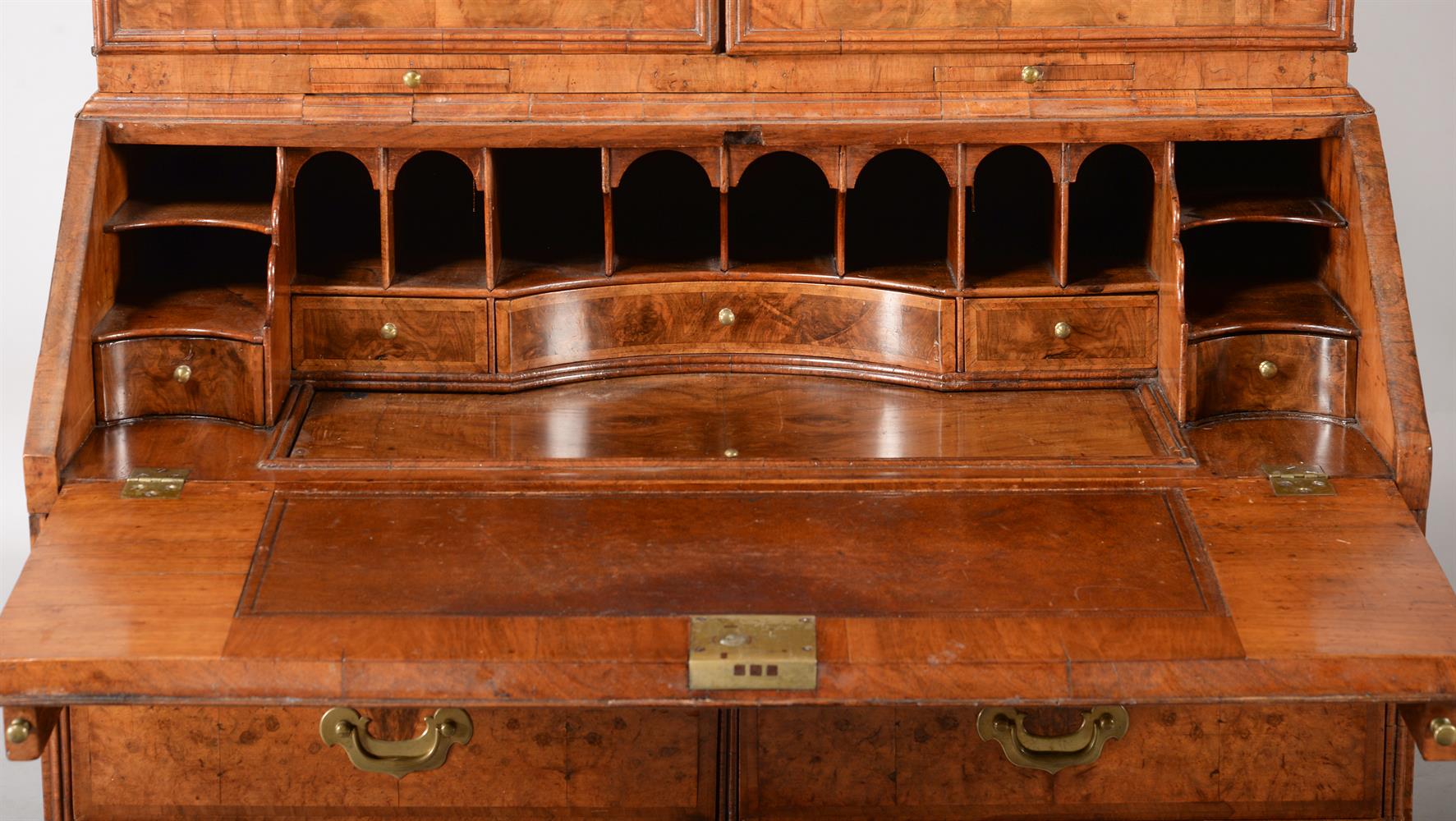 A WALNUT AND BURR WALNUT BUREAU CABINET - Image 3 of 6