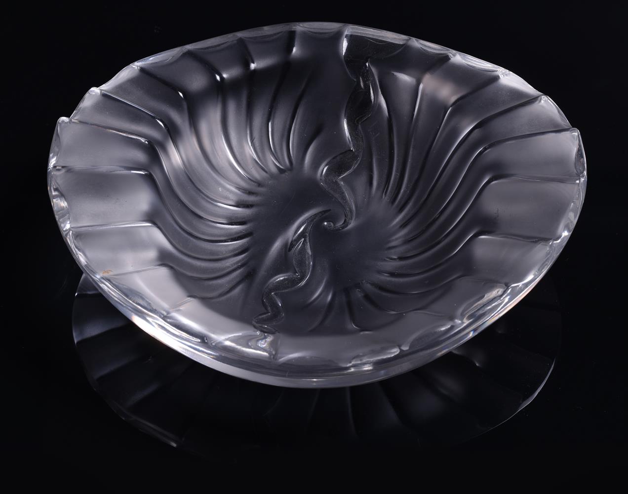 A GROUP OF FOUR CRYSTAL LALIQUE SMALL BOWLS - Image 6 of 16