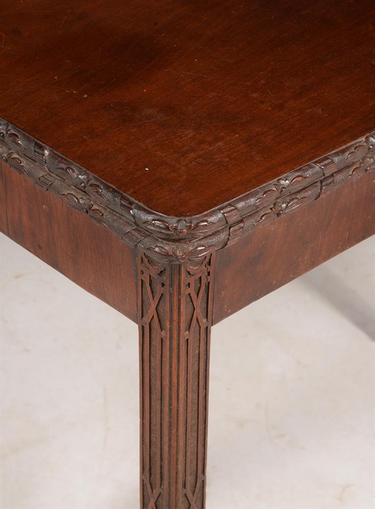 A GEORGE III MAHOGANY TEA TABLE - Image 3 of 3