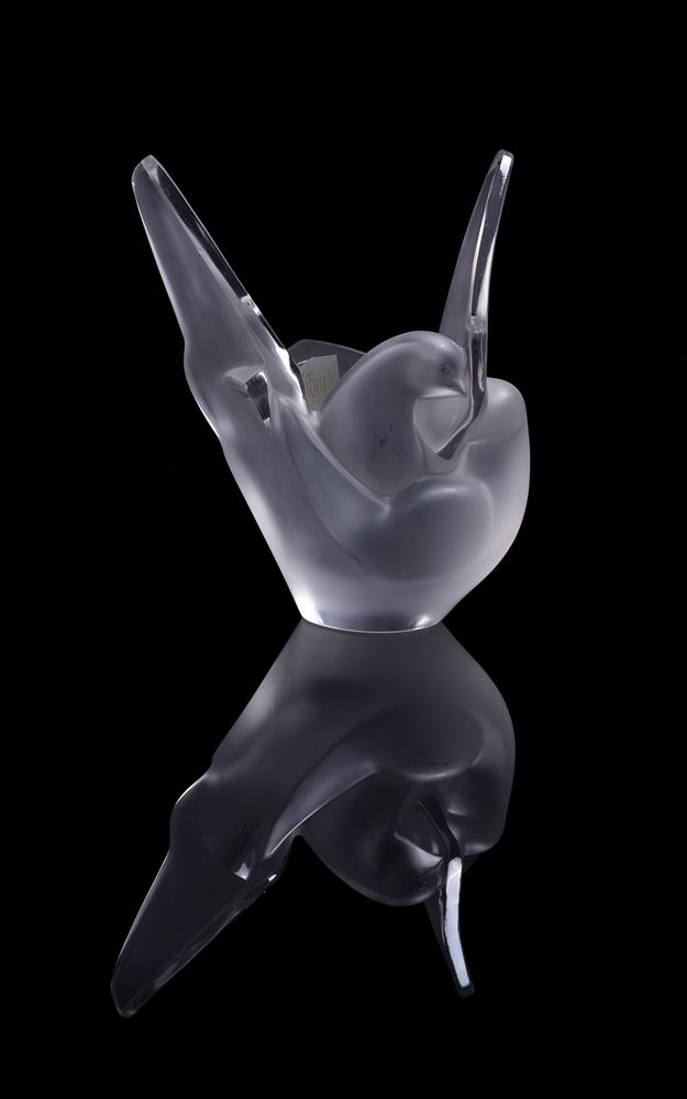 LALIQUE, CRYSTAL LALIQUE, A CLEAR AND FROSTED GLASS 'SYLVIE' VASE - Image 2 of 12