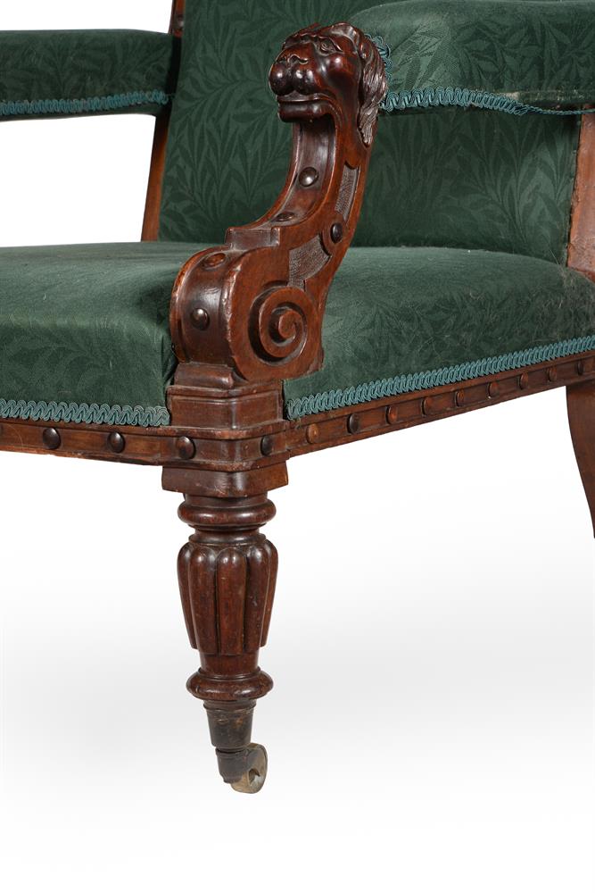 A WILLIAM IV CARVED MAHOGANY ARMCHAIR - Image 5 of 5