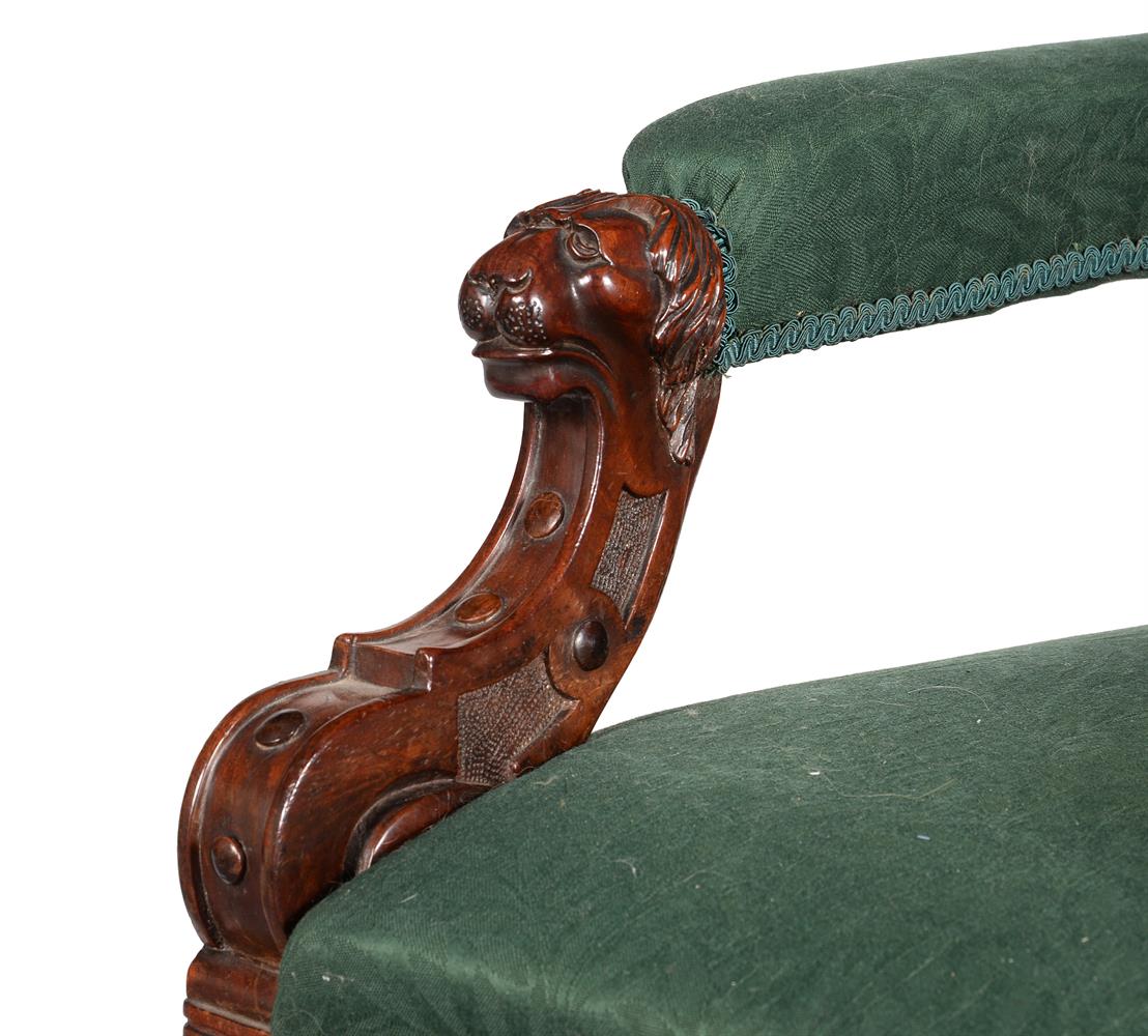 A WILLIAM IV CARVED MAHOGANY ARMCHAIR - Image 4 of 5