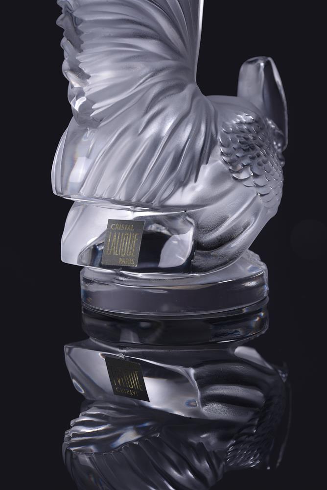 LALIQUE, CRYSTAL LALIQUE, A CLEAR AND FROSTED GLASS ' COQ NAIN' COCKEREL - Image 3 of 8