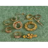 Broken usable gold jewellery including sovereign ring and pendant mounts. 9ct, 22.2g, 15ct 1.97g