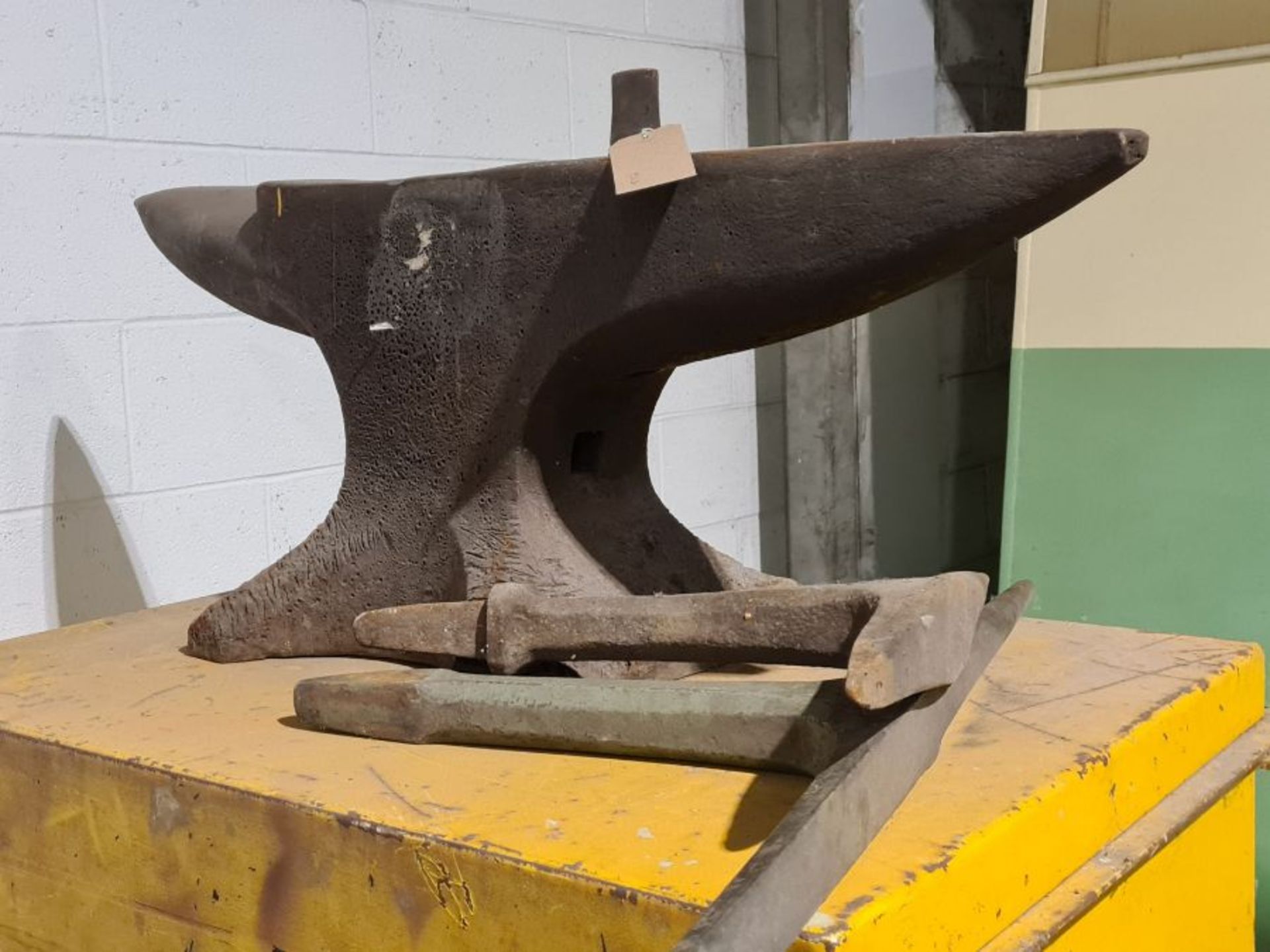 Large Blacksmiths anvil 1.15m wide x 400mm tall. - Image 2 of 2
