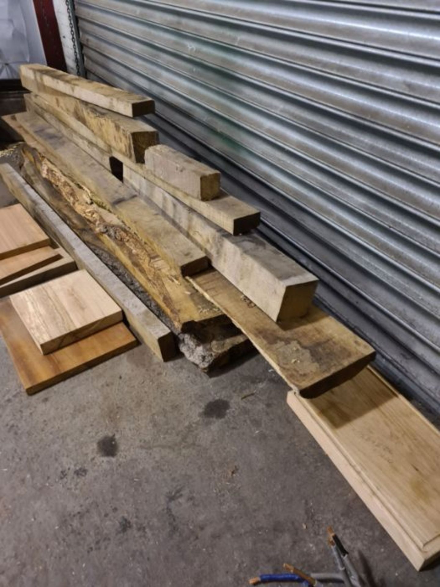 Quantity hardwood timber slabs and posts. - Image 2 of 3