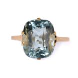 Ring. 585-Gelbgold, Aquamarin.