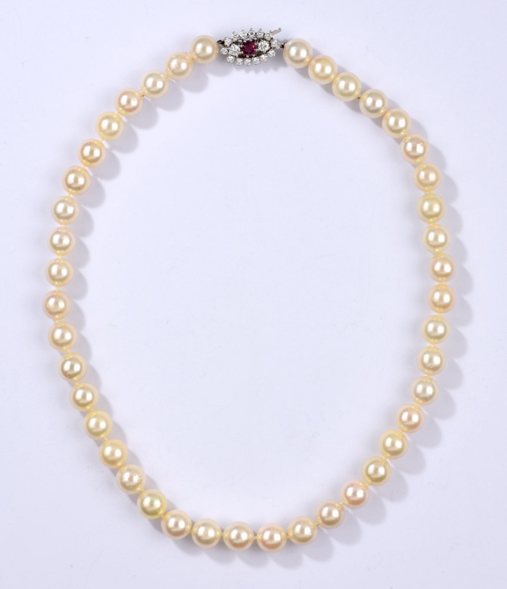 Perlenkette mit feiner Schließe