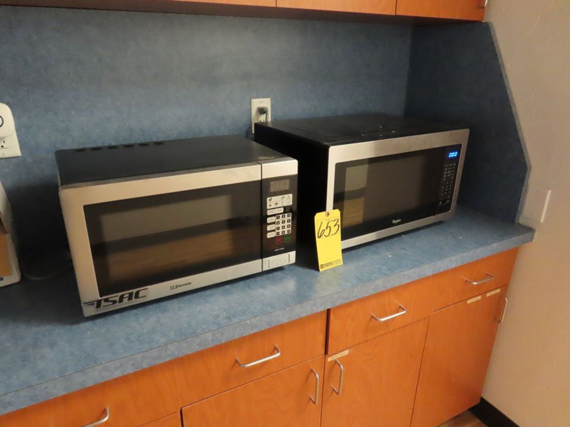 LOT (2) MICROWAVES & CONTENTS OF BREAK AREA