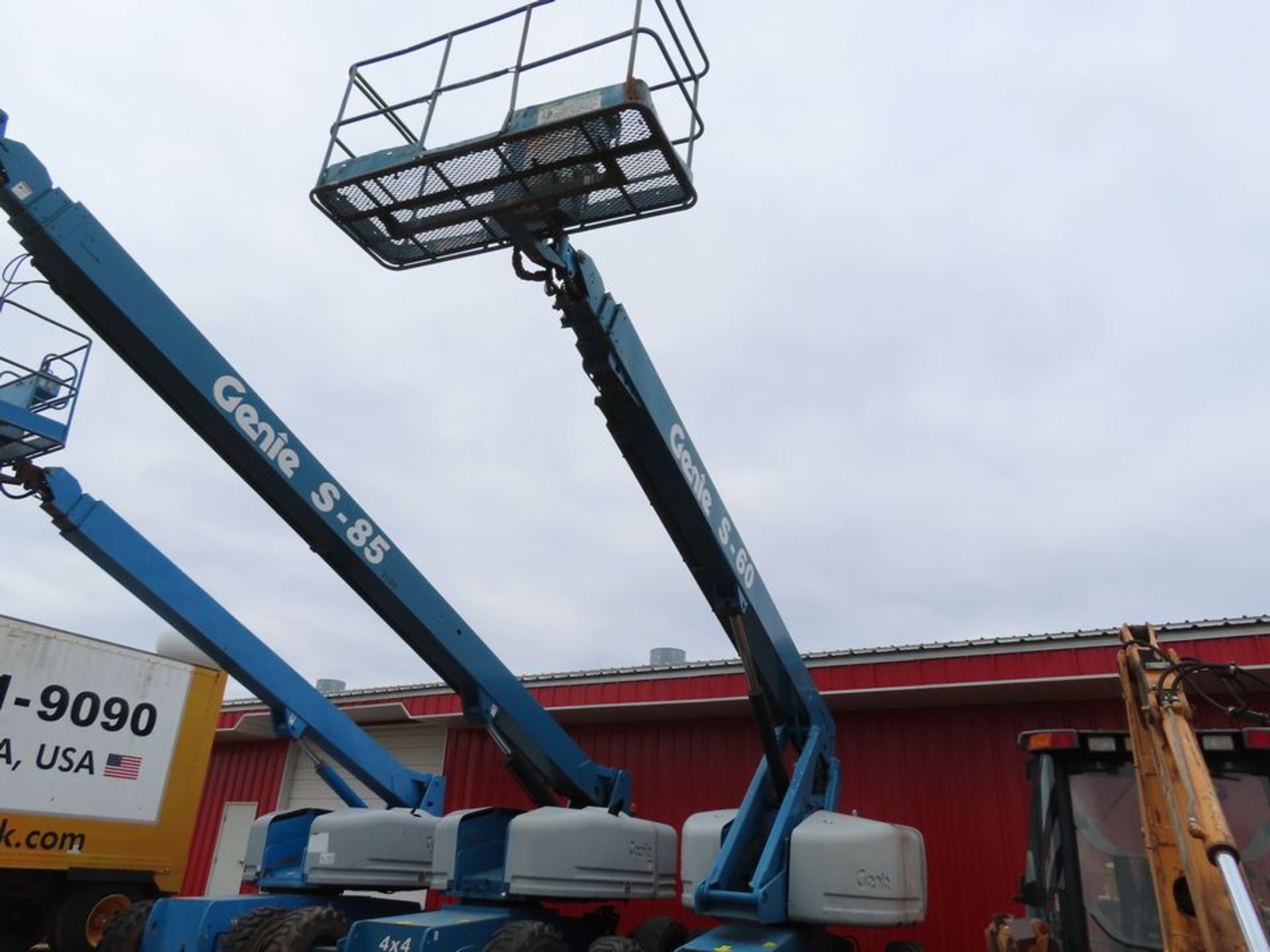 2006 GENIE BOOM LIFT, M# S-60, S/N S6006-12641, APPROX. 3,864 HOURS, 4X4, 2-WHEEL STEERING - Image 4 of 4