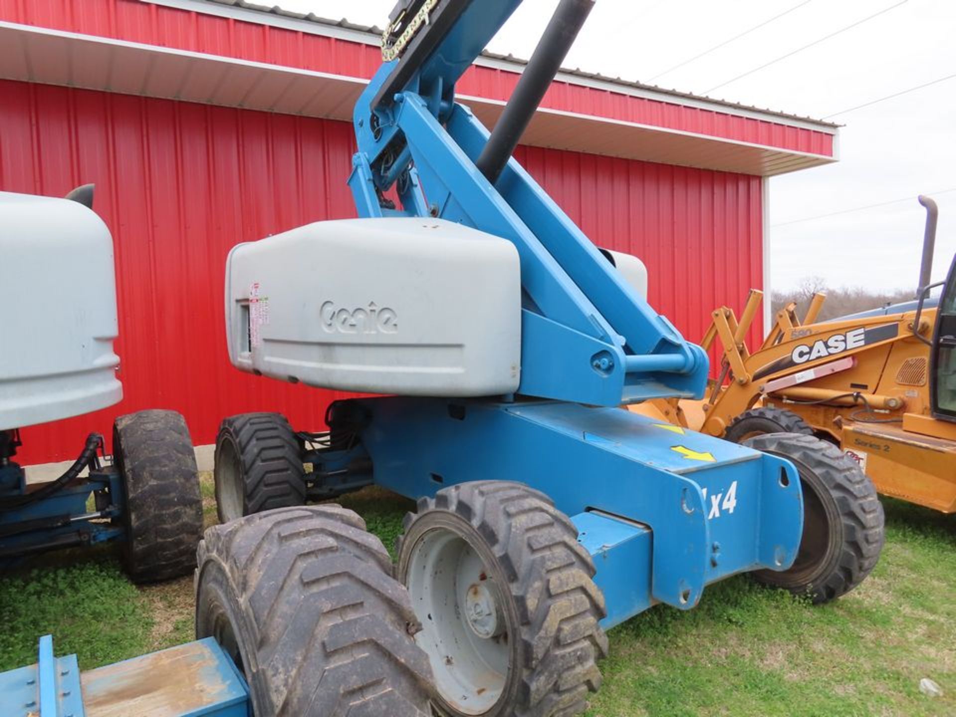 2006 GENIE BOOM LIFT, M# S-60, S/N S6006-12641, APPROX. 3,864 HOURS, 4X4, 2-WHEEL STEERING - Image 2 of 4