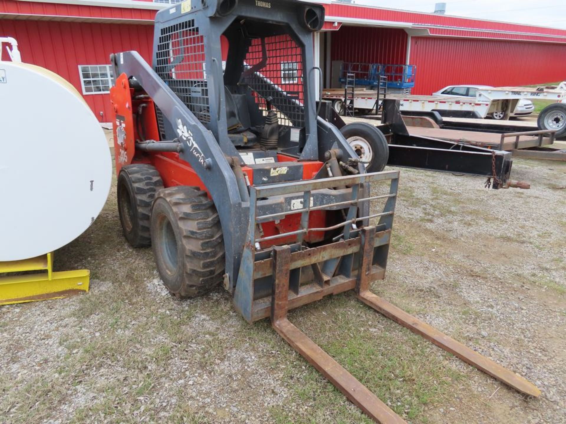 2004 THOMAS SKID STEER, M# 205 TURBO (B407/LS200), S/N LS000265, APPROX. 2,179 HOURS, RUBBER TIRES, - Image 2 of 3