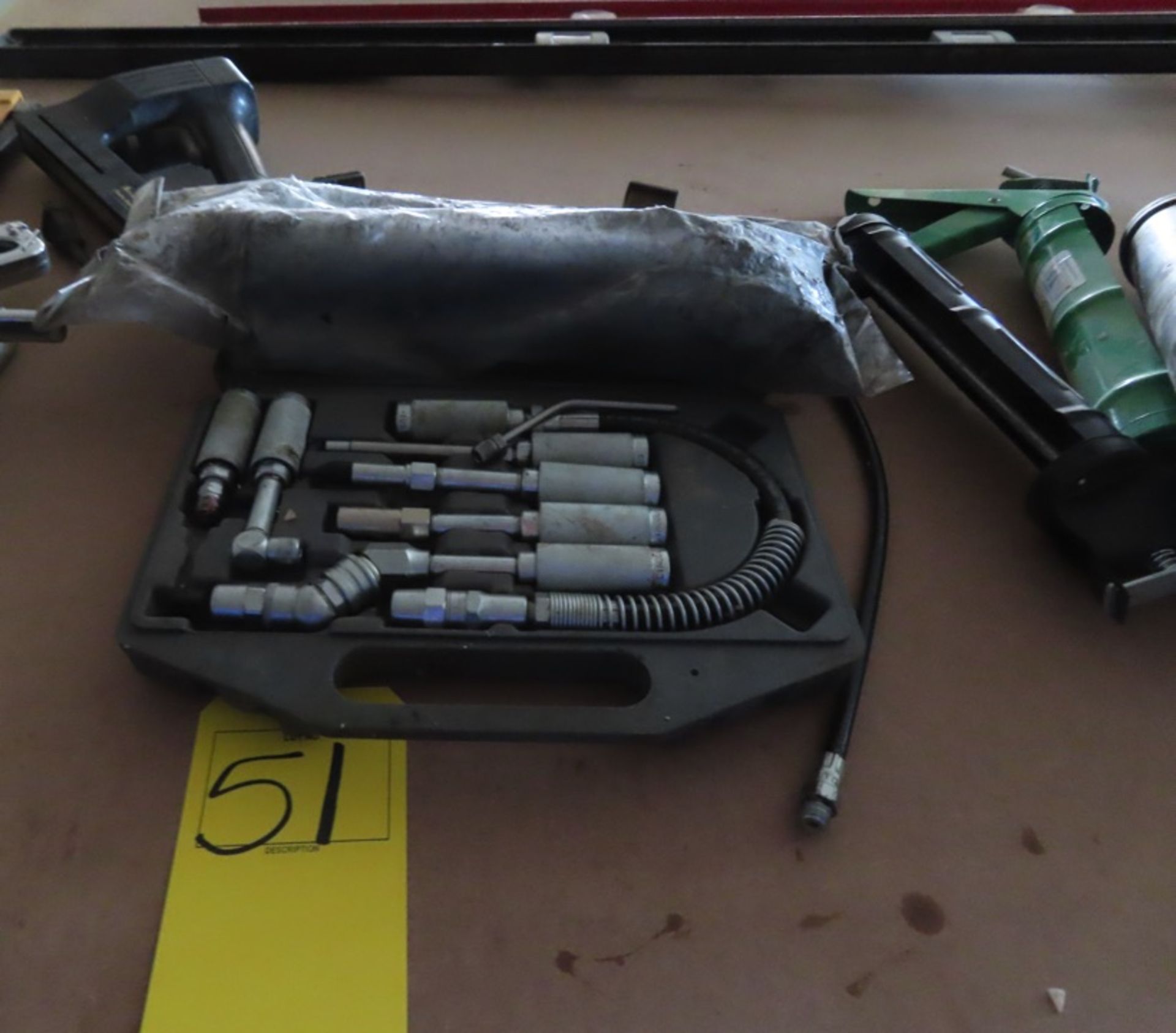 LOT GREASE GUN & ACCESS.