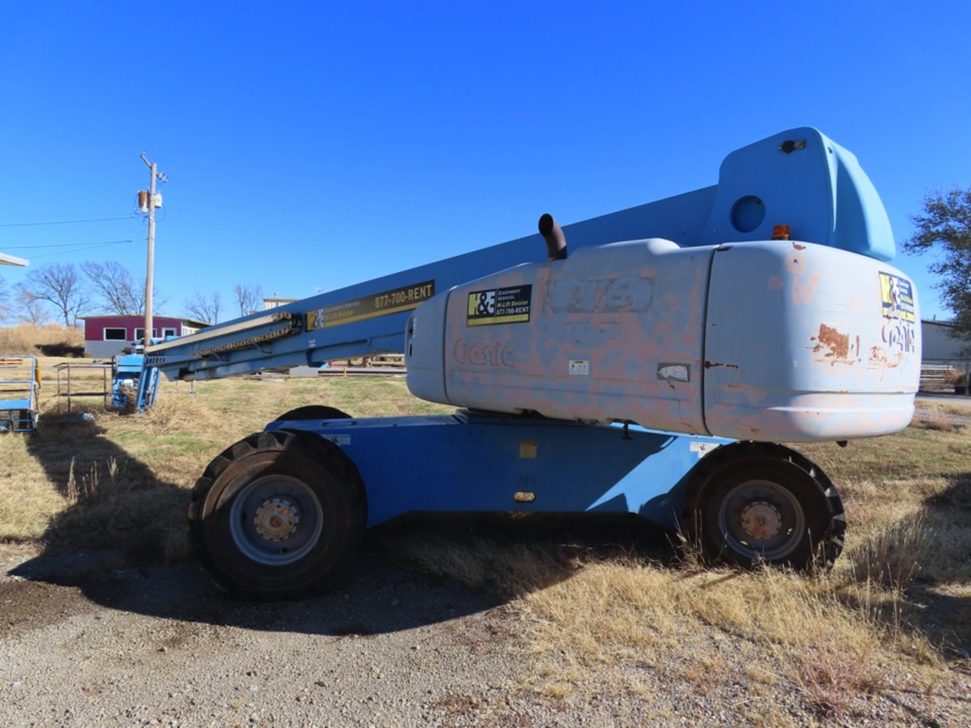 2000 GENIE MANLIFT, M# S125, S/N 268, 125' PLATFORM HEIGHT