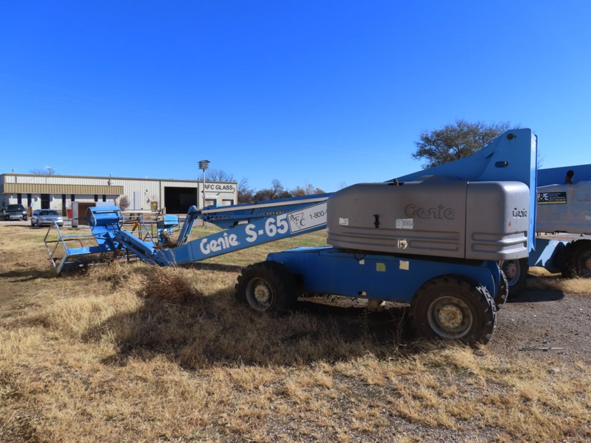 2001 GENIE BOOMLIFT, M# S-65, 5,368 HOURS, S/N S60-7200 - Image 2 of 4