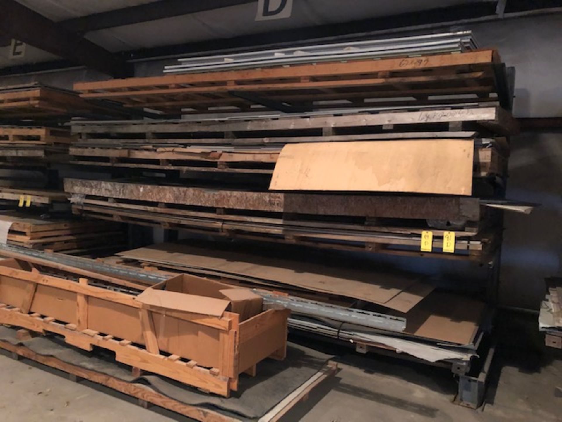 LOT CONTENTS ONLY OF CANTILEVER RACK 91D TO INCLUDE - MISC. ALUM. COMPOSITE PANELS, ETC.
