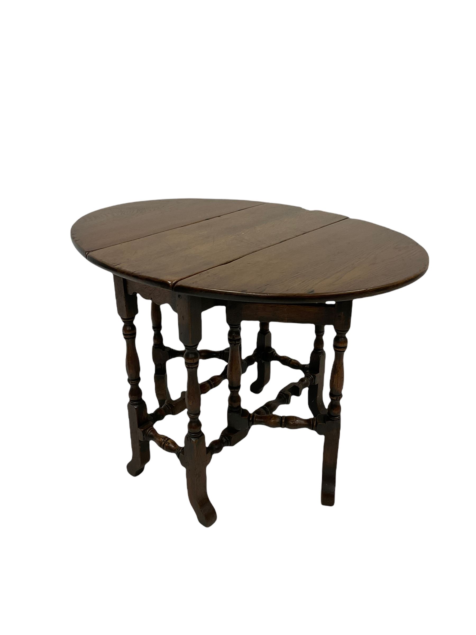 Oak gate leg table - Image 3 of 4