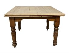 Victorian pine extendable dining table