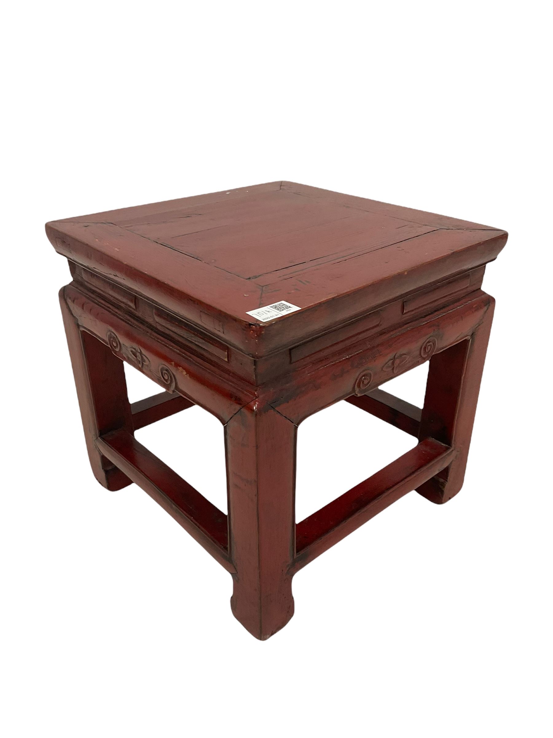 Chinese occasional table in 'sealing wax' red - Image 2 of 3