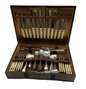 1930's/ 40's canteen of silver-plated cutlery in oak case