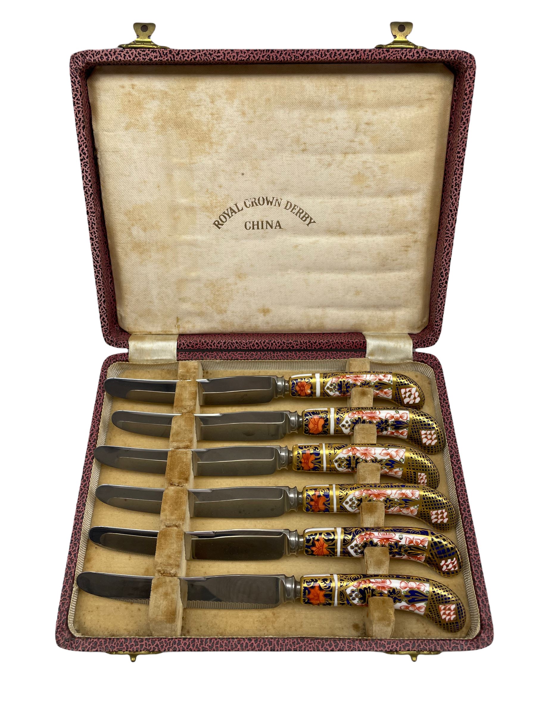 Set of six Royal Crown Derby tea knives with Imari pattern pistol grip handles