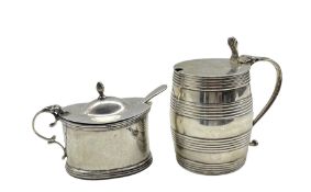 George III silver barrel shaped mustard pot with blue glass liner and loop handle `H8cm London 1813