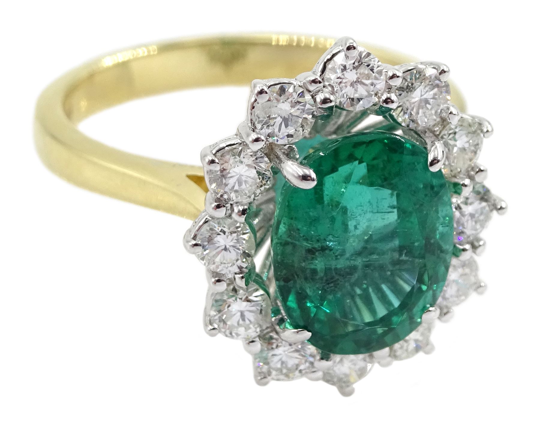 18ct gold oval emerald and round brilliant cut diamond cluster ring - Image 3 of 4