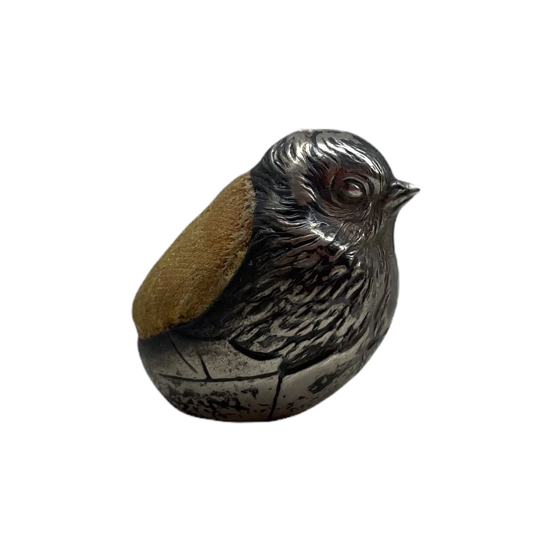 Edwardian silver pin cushion in the form of a Chick by Sampson Mordan & Co - Image 3 of 4