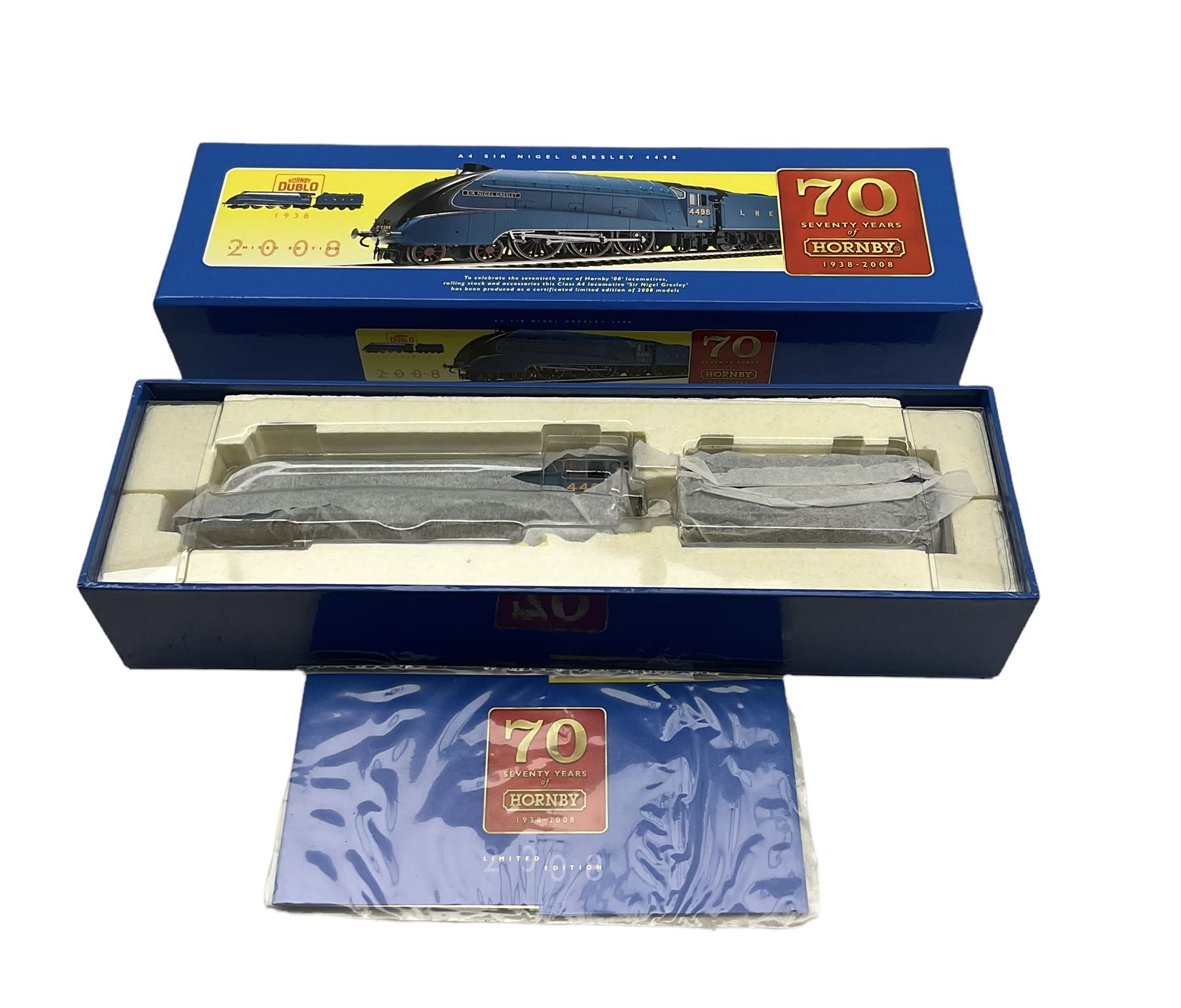 Hornby '00' gauge R2688 limited edition A4 steam locomotive Sir Nigel Gresley produced to commemorat - Image 2 of 2