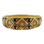 Victorian 18ct gold mourning ring
