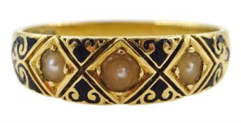 Victorian 18ct gold mourning ring