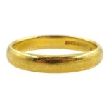 Early 20th century 22ct gold wedding band