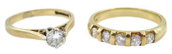 Gold single stone round brilliant cut diamond ring