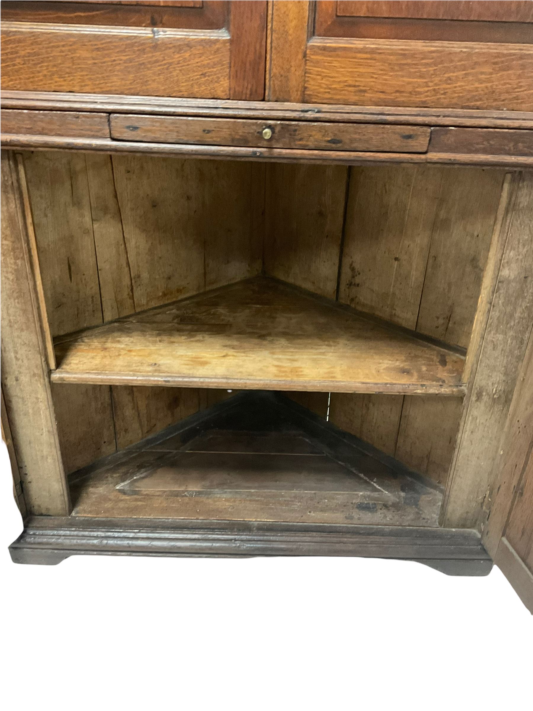 Oak Georgian double corner cupboard - Image 4 of 4