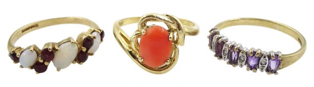 Gold single stone coral ring