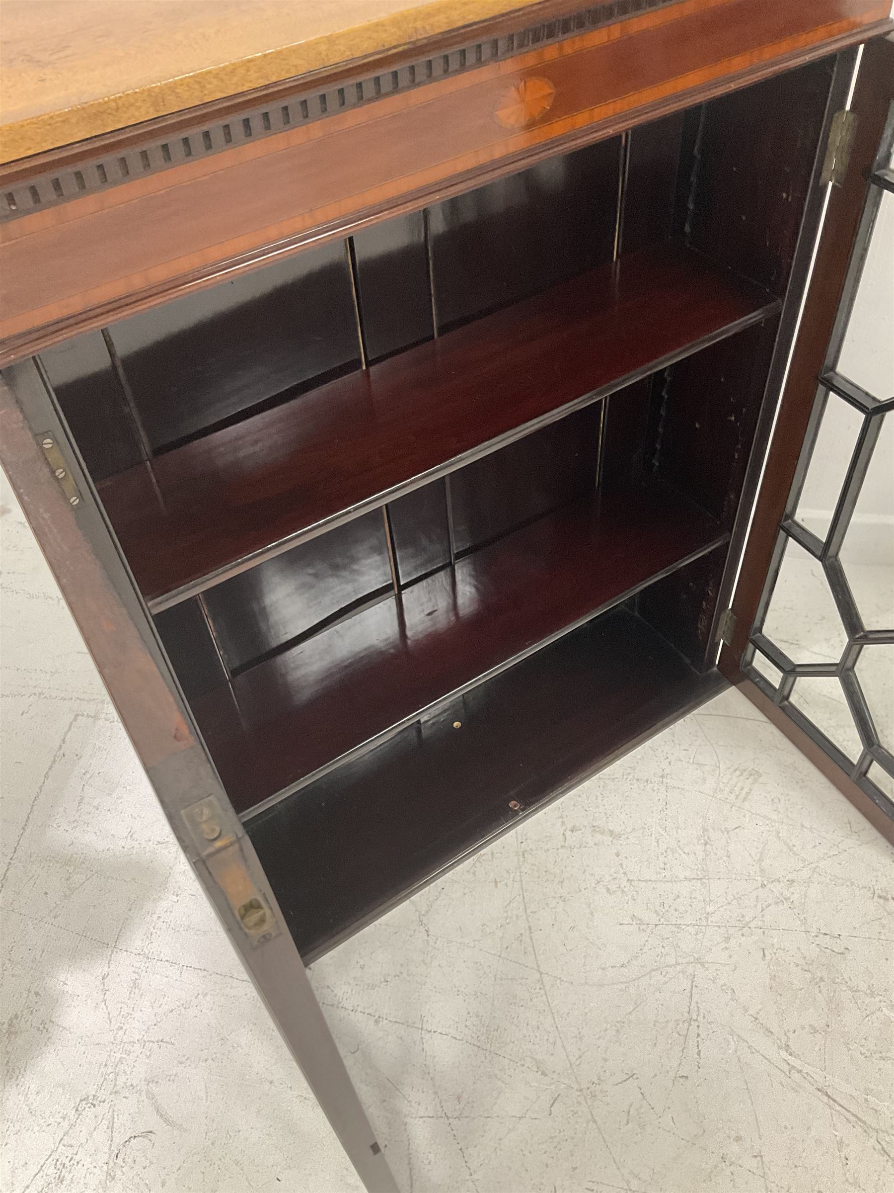 Edwardian mahogany Sheraton revival book case - Image 3 of 5