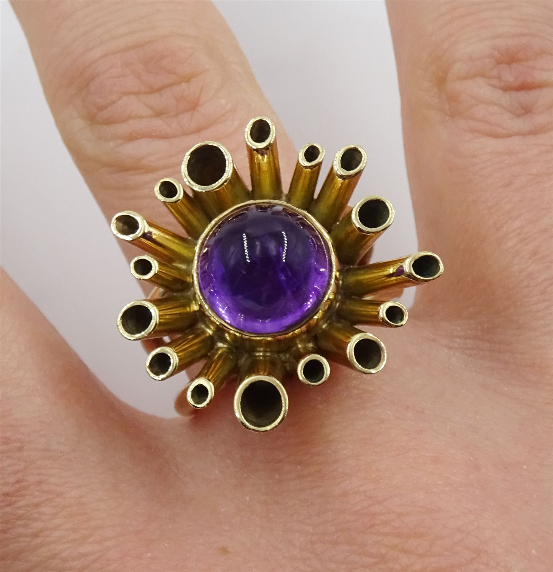9ct gold amethyst contemporary ring - Image 2 of 4