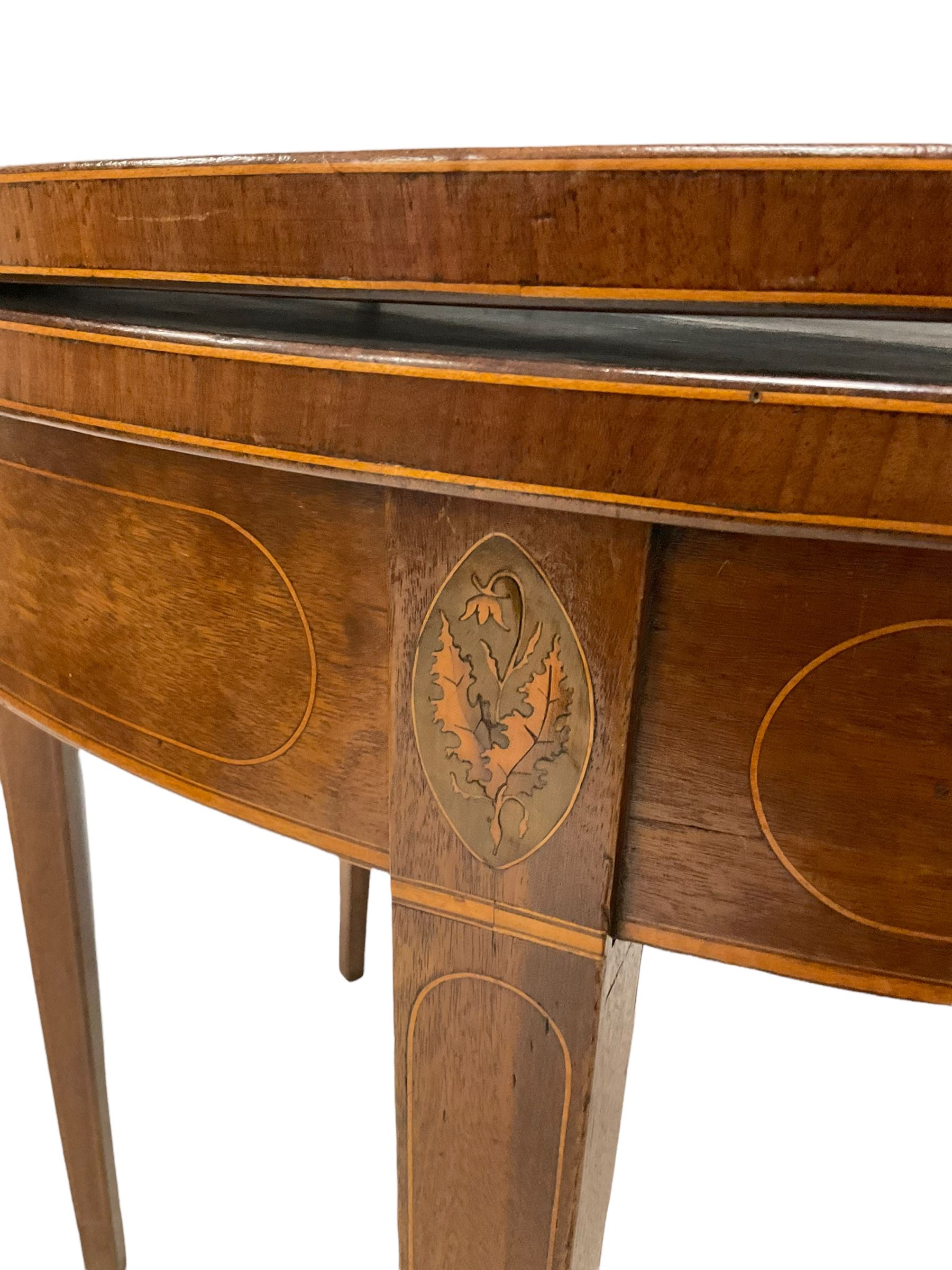 George III mahogany demi lune tea table - Image 3 of 4