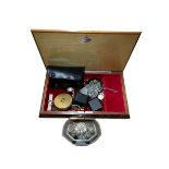 Box of assorted costume jewellery