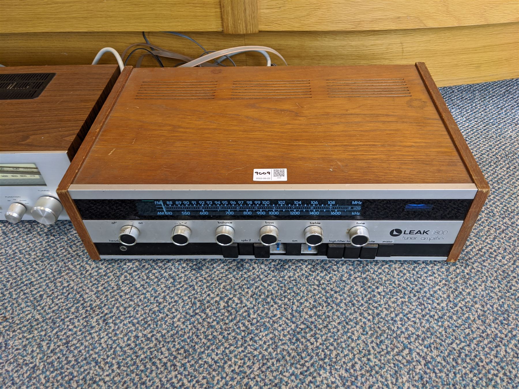 Audio equipment comprising a Leak 1800 tuner amplifier - Image 2 of 5