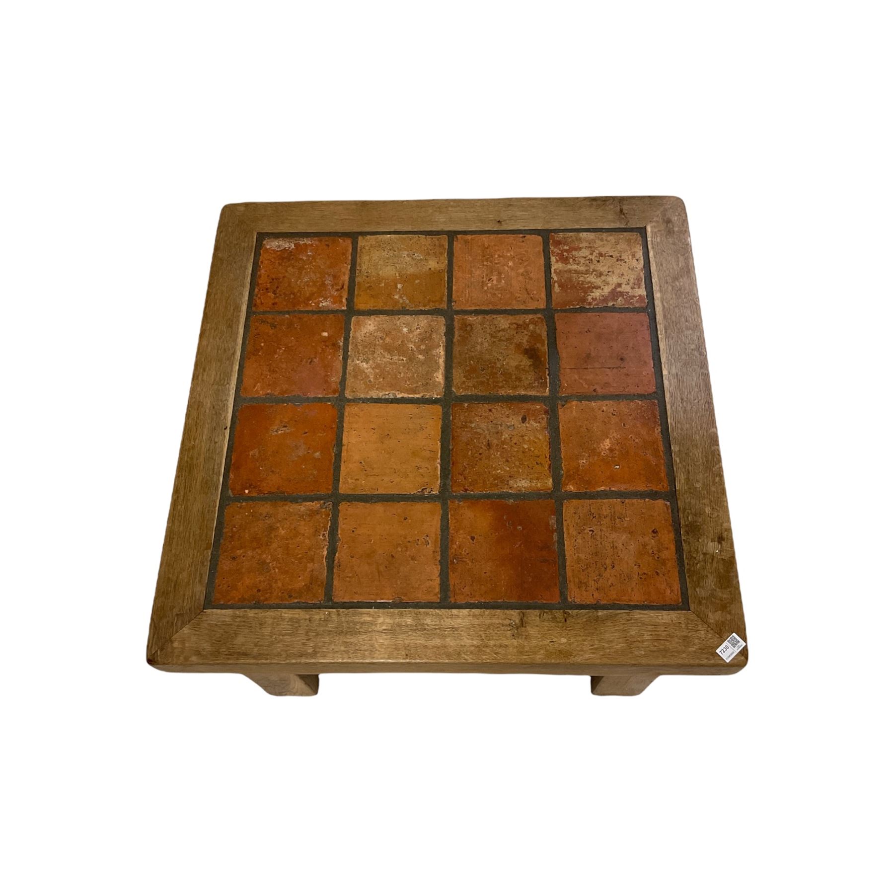 Oak and terracotta tiled coffee table - Image 2 of 2