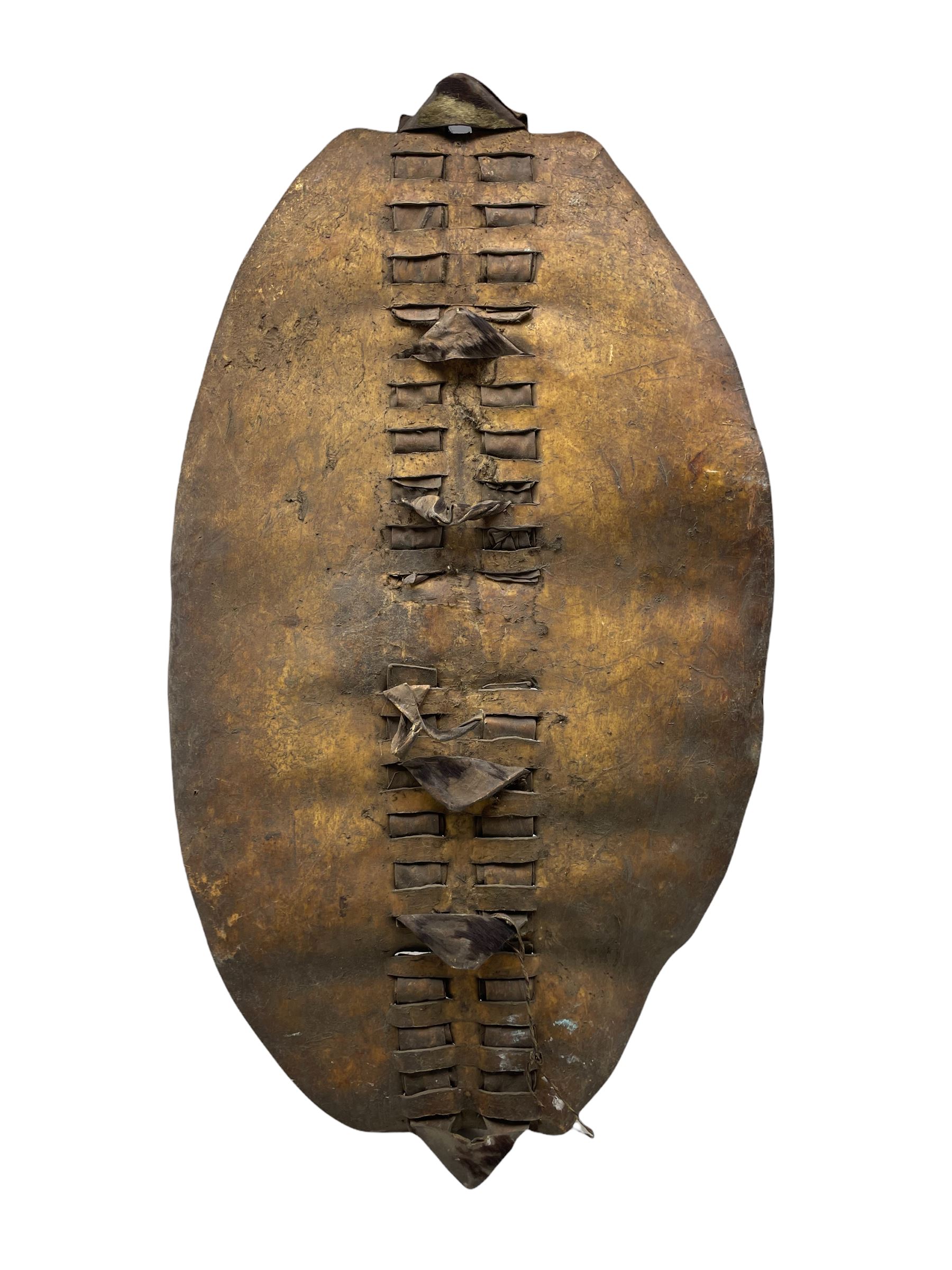 Pair of African carved wooden paddle clubs - Image 15 of 15