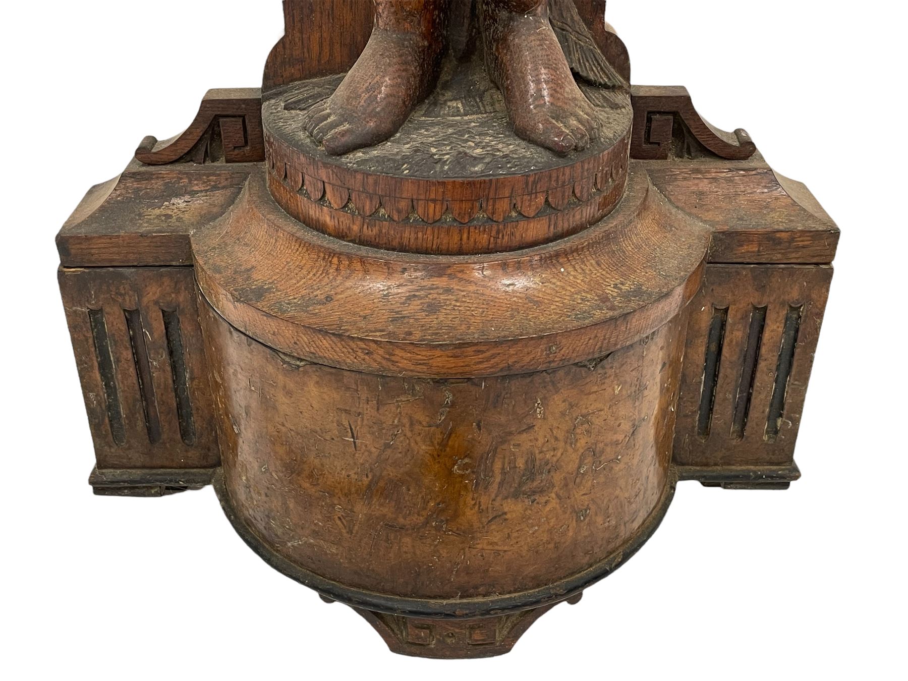 Victorian carved oak gong stand in the form of a Cherub supporting a circular walnut frame with cent - Image 5 of 5
